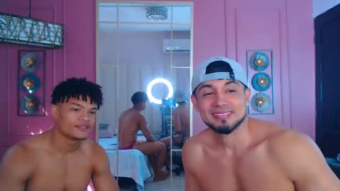 Snapshot of hotcrew_ chatting on May 23, 1:26 pm Hussain aaron and Ekko online show from May 23, 1:26 pm