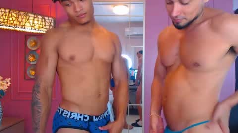 Snapshot of hotcrew_ chatting on May 26, 8:05 pm Hussain aaron and Ekko online show from May 26, 8:05 pm