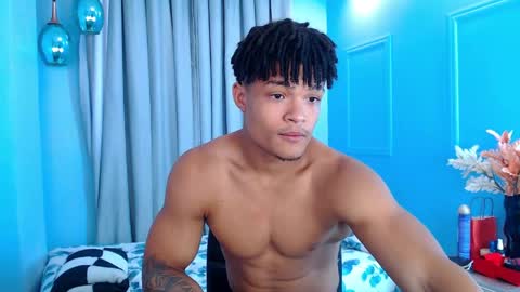 Snapshot of hotcrew_ chatting on May 29, 7:34 pm Hussain aaron and Ekko online show from May 29, 7:34 pm