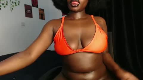 Hotcurvykeisha online show from February 1, 11:47 pm
