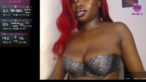 Snapshot of hotcurvykeisha chatting on April 9, 10:15 pm Hotcurvykeisha online show from April 9, 10:15 pm