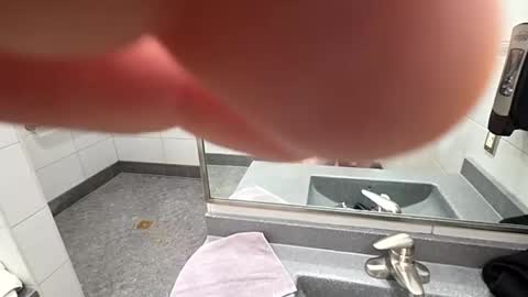 hotdogstuffer online show from November 17, 3:12 am