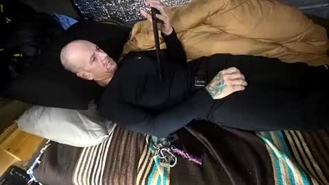 hotdogstuffer online show from November 18, 4:22 pm