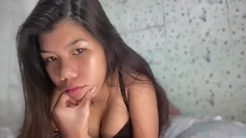 Snapshot of hotestpinayxxx chatting on June 6, 2:49 am hotestpinayxxx online show from June 6, 2:49 am