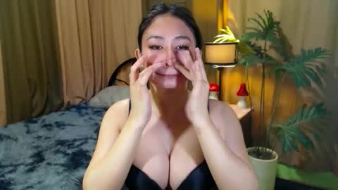 EVA online show from November 9, 10:30 pm