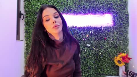 hotfallingdevil online show from December 17, 5:46 am