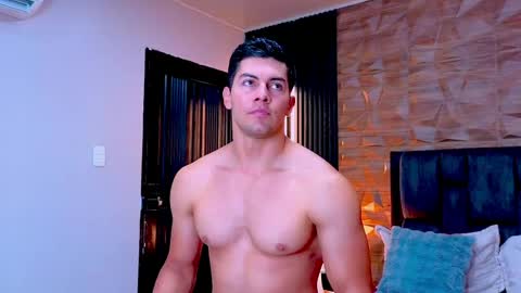 Snapshot of hotfuckers4uu chatting on May 25, 7:09 pm felipe marcello online show from May 25, 7:09 pm