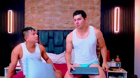 Snapshot of hotfuckers4uu chatting on May 27, 2:14 pm felipe marcello online show from May 27, 2:14 pm