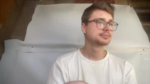 Snapshot of hotgentleman_3003 chatting on June 18, 8:25 am William online show from June 18, 8:25 am