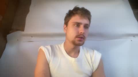 Snapshot of hotgentleman_3003 chatting on July 6, 4:31 pm William online show from July 6, 4:31 pm