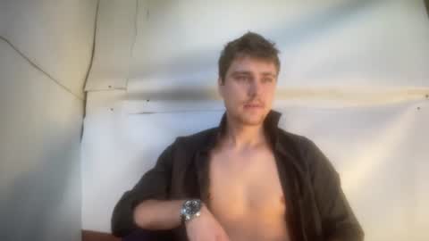 Snapshot of hotgentleman_3003 chatting on July 12, 7:54 am William online show from July 12, 7:54 am