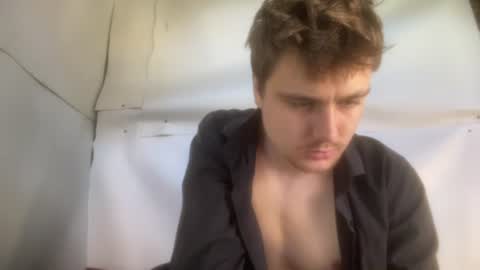 Snapshot of hotgentleman_3003 chatting on July 18, 7:01 am William online show from July 18, 7:01 am