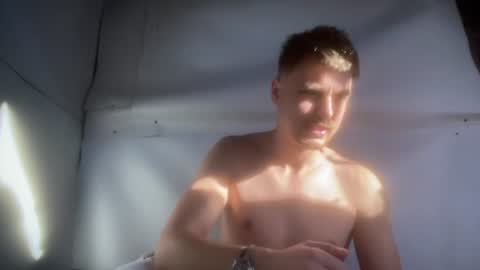 Snapshot of hotgentleman_3003 chatting on July 28, 3:21 pm William online show from July 28, 3:21 pm