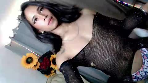 hotgirl_krisxx online show from November 18, 5:12 am