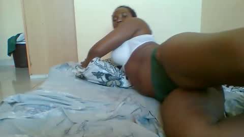 Snapshot of hotgodees chatting on December 22, 12:46 pm Queen online show from December 22, 12:46 pm