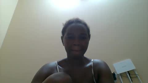 Snapshot of hotgodees chatting on December 23, 1:14 am Queen online show from December 23, 1:14 am