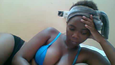 Snapshot of hotgodees chatting on February 4, 7:03 am Queen online show from February 4, 7:03 am