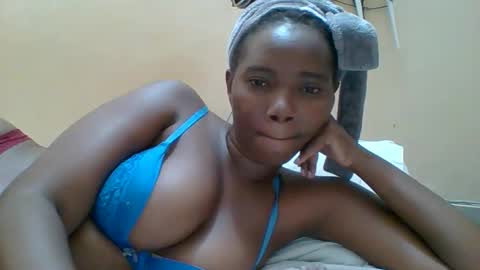 Snapshot of hotgodees chatting on February 6, 7:17 pm Queen online show from February 6, 7:17 pm