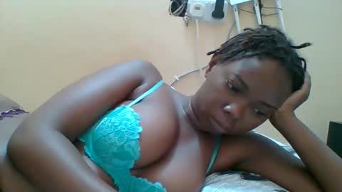 Snapshot of hotgodees chatting on February 11, 6:07 am Queen online show from February 11, 6:07 am