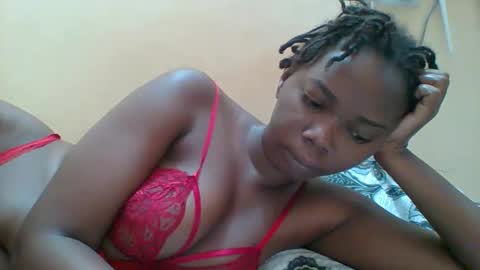 Snapshot of hotgodees chatting on February 15, 7:27 am Queen online show from February 15, 7:27 am