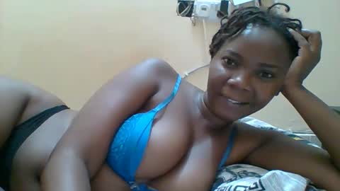 Snapshot of hotgodees chatting on February 24, 4:10 am Queen online show from February 24, 4:10 am