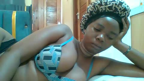 Snapshot of hotgodees chatting on July 2, 4:18 am Queen online show from July 2, 4:18 am