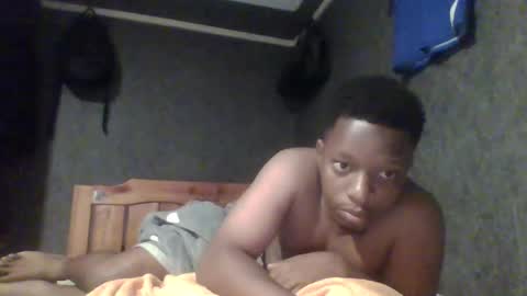 Snapshot of hotguyy001 chatting on February 25, 1:52 am hotguyy001 online show from February 25, 1:52 am