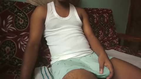 Snapshot of hotguyy001 chatting on February 8, 9:13 am hotguyy001 online show from February 8, 9:13 am