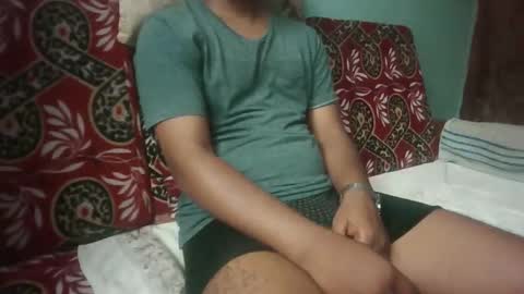 Snapshot of hotguyy001 chatting on February 16, 9:05 am hotguyy001 online show from February 16, 9:05 am