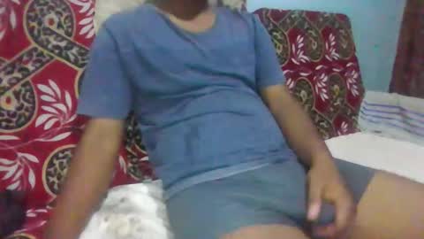 Snapshot of hotguyy001 chatting on February 18, 3:13 am hotguyy001 online show from February 18, 3:13 am