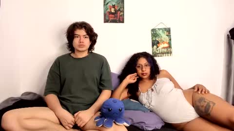 Snapshot of hothoneychile chatting on June 25, 6:07 am Sam and Nico online show from June 25, 6:07 am