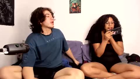 Snapshot of hothoneychile chatting on July 3, 3:02 am Sam and Nico online show from July 3, 3:02 am