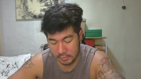 Snapshot of hothunkybear23 chatting on December 6, 1:18 am Khel online show from December 6, 1:18 am