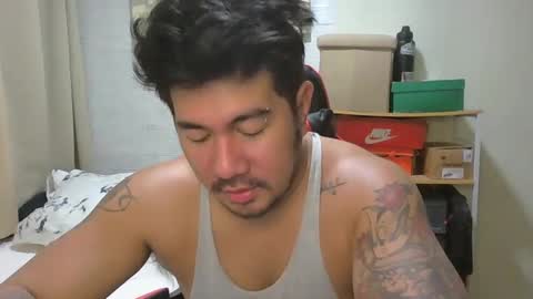 Snapshot of hothunkybear23 chatting on December 7, 2:09 am Khel online show from December 7, 2:09 am