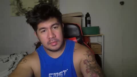 Snapshot of hothunkybear23 chatting on December 9, 9:39 am Khel online show from December 9, 9:39 am