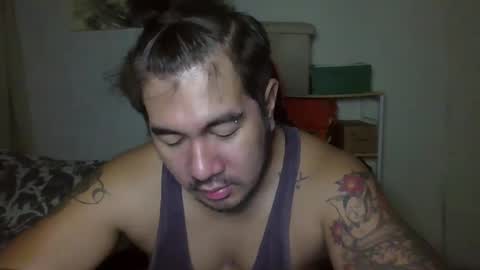 Snapshot of hothunkybear23 chatting on December 15, 12:40 am Khel online show from December 15, 12:40 am