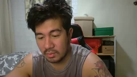 Snapshot of hothunkybear23 chatting on December 21, 1:58 am Khel online show from December 21, 1:58 am