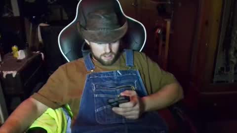 Snapshot of hothusband28931194 chatting on October 27, 7:56 am TW28 online show from October 27, 7:56 am