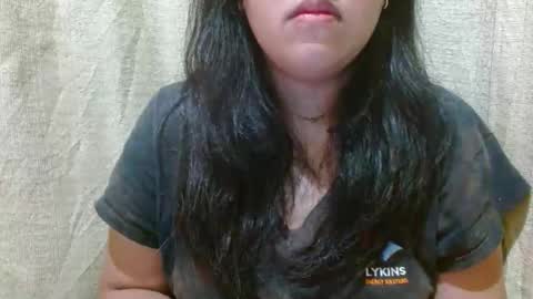 hotiemorenagurl18 online show from October 8, 12:41 am