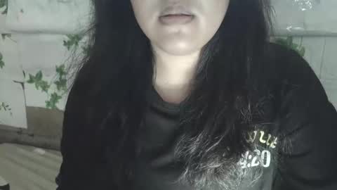 hotiemorenagurl18 online show from April 23, 6:14 am