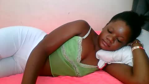 Snapshot of hotjeylee chatting on May 5, 7:27 am LOYCE online show from May 5, 7:27 am