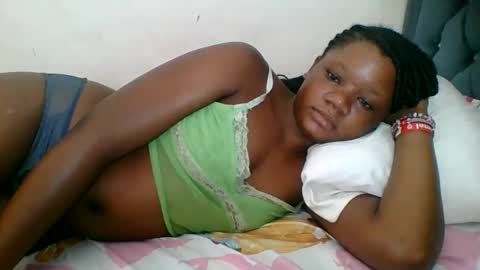 Snapshot of hotjeylee chatting on May 21, 7:26 am LOYCE online show from May 21, 7:26 am