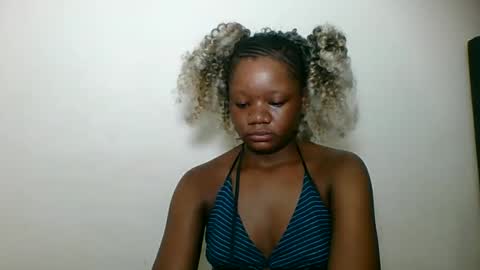 Snapshot of hotjeylee chatting on June 1, 12:45 am LOYCE online show from June 1, 12:45 am