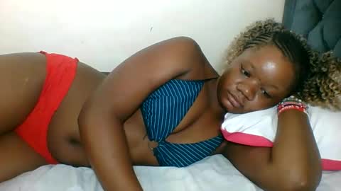 Snapshot of hotjeylee chatting on June 1, 10:55 pm LOYCE online show from June 1, 10:55 pm