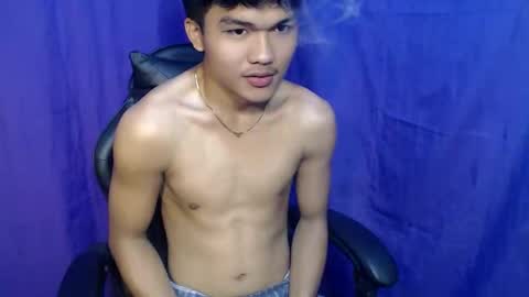 Snapshot of hotking_cummer chatting on January 12, 4:39 am hotking_cummer online show from January 12, 4:39 am