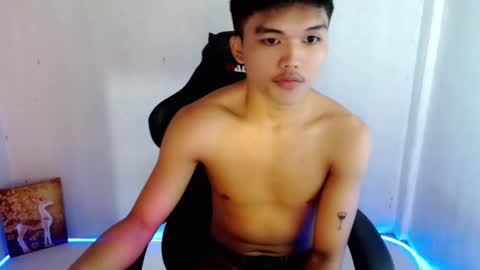 Snapshot of hotking_cummer chatting on February 8, 9:23 am hotking_cummer online show from February 8, 9:23 am