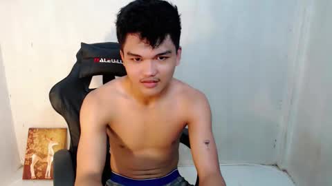 Snapshot of hotking_cummer chatting on February 13, 9:05 am hotking_cummer online show from February 13, 9:05 am