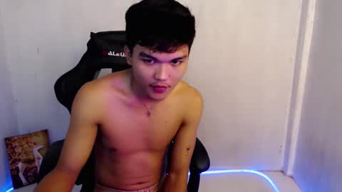 Snapshot of hotking_cummer chatting on February 15, 1:20 pm hotking_cummer online show from February 15, 1:20 pm
