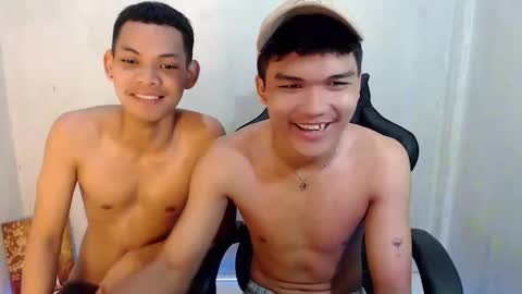 Snapshot of hotking_cummer chatting on February 16, 6:42 am hotking_cummer online show from February 16, 6:42 am