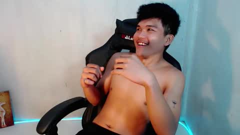 Snapshot of hotking_cummer chatting on February 18, 12:45 pm hotking_cummer online show from February 18, 12:45 pm